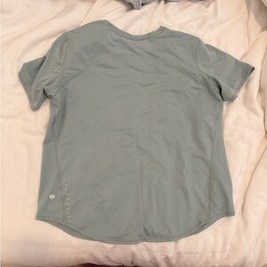 Lululemon T-Shirt